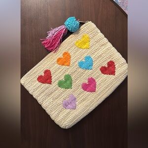 B2B Los Angeles Pouch